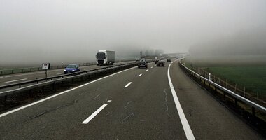 Czego przewoźnicy mogą się spodziewać w 2020 roku? , - Czy polskie ciężarówki nadal będą podróżowały do Wielkiej Brytanii? Jakie nowe kierunki obiorą rodzime TIRy i kto będzie je prowadził? O szansach i zagrożeniach dla polskiego transportu drogowego w nadchodzącym 2020 r. oraz o wyzwaniach transportowych z minionego roku mówi Kamil Wolański, ekspert Ogólnopolskiego Centrum Rozliczania Kierowców.