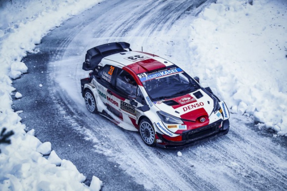 Toyota Yaris WRC na długim kolcu