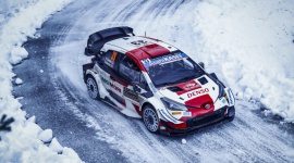 Toyota Yaris WRC na długim kolcu Motoryzacja, LIFESTYLE - Od pojawienia się na rajdowych trasach w 2017 roku Toyota Yaris WRC świetnie odnajduje się w zimowych warunkach.