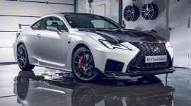 Brytyjczycy przygotowali specjalnego Lexusa RC F Motoryzacja, LIFESTYLE - Lexus RC F to model sam w sobie wyjątkowy. W salonach niewielu marek znajdziemy dziś sportowe coupé z napędem na tył i potężnym, wolnossącym silnikiem V8.